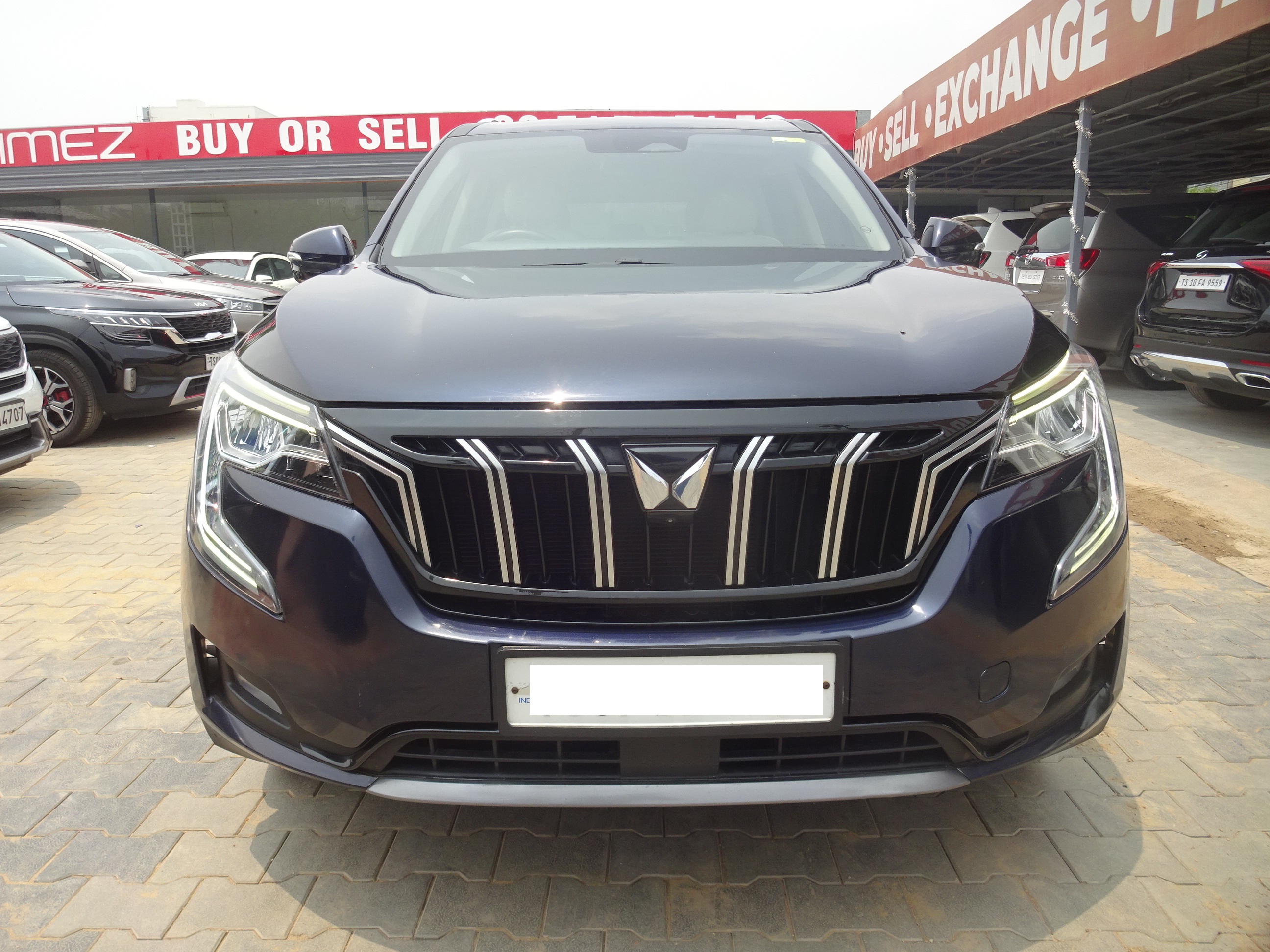 Mahindra XUV 700 AX7 L 7Str