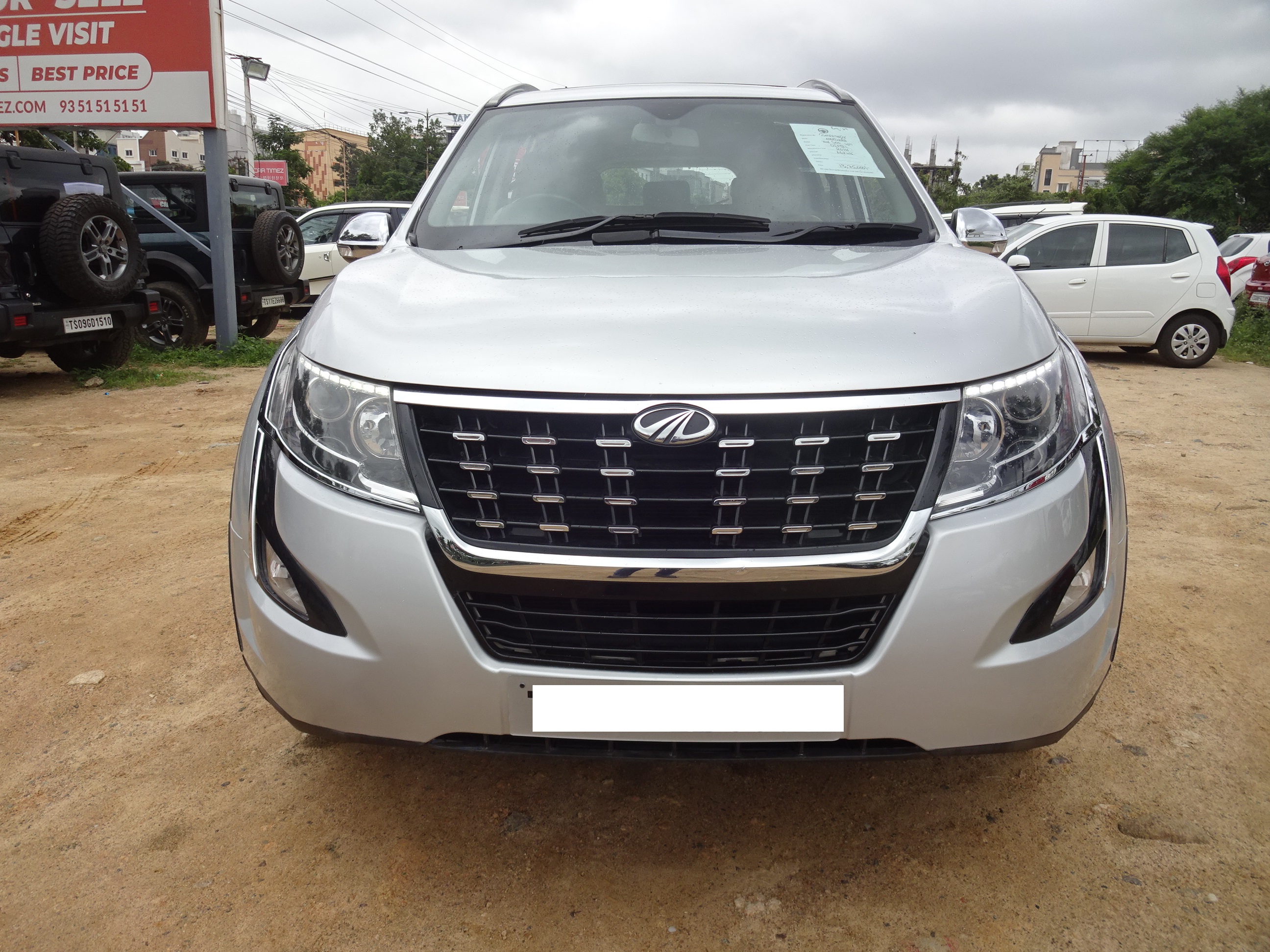 Mahindra Xuv 500 W11