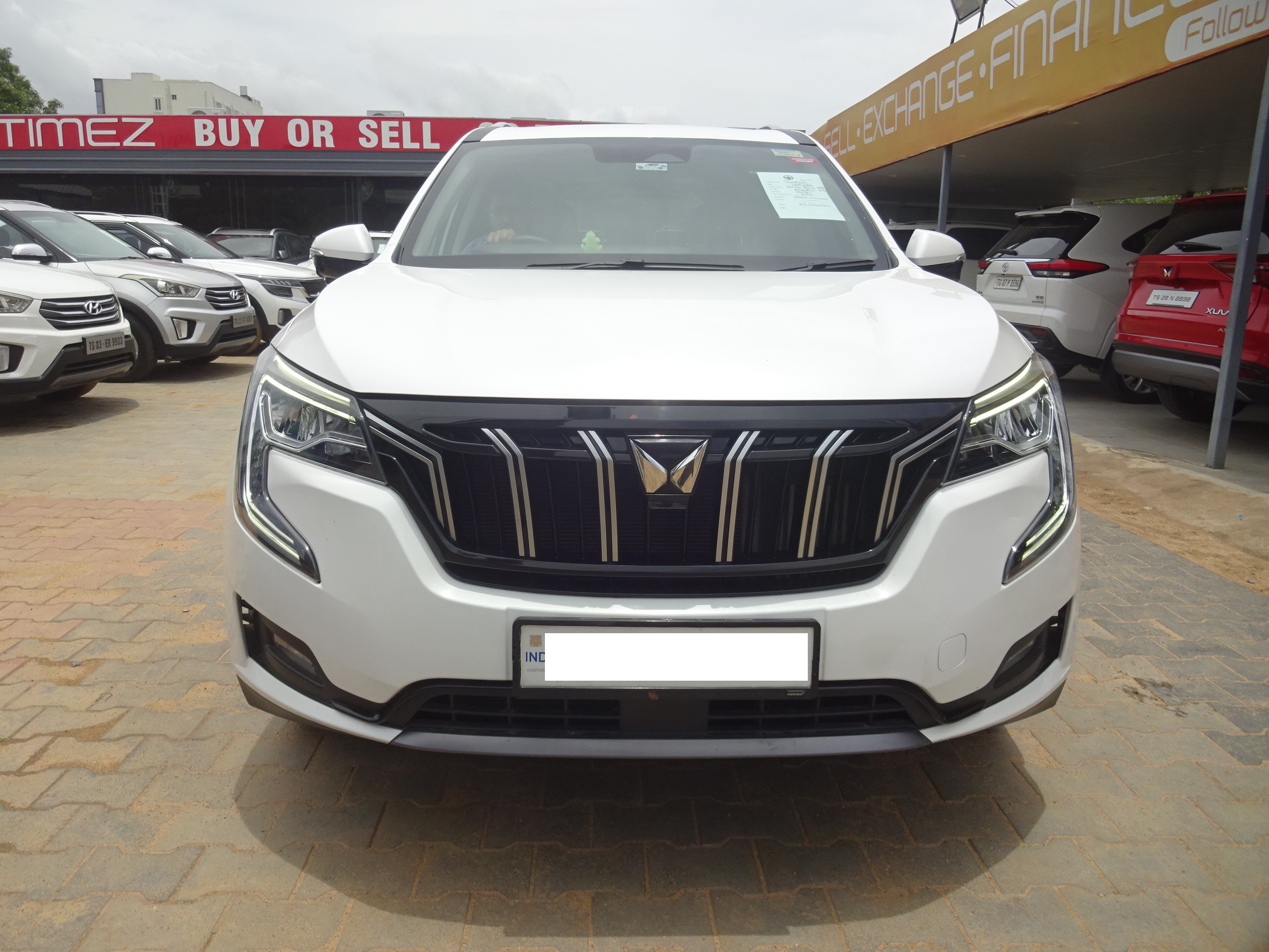 Mahindra XUV 700 AX7 L 7Str AWD