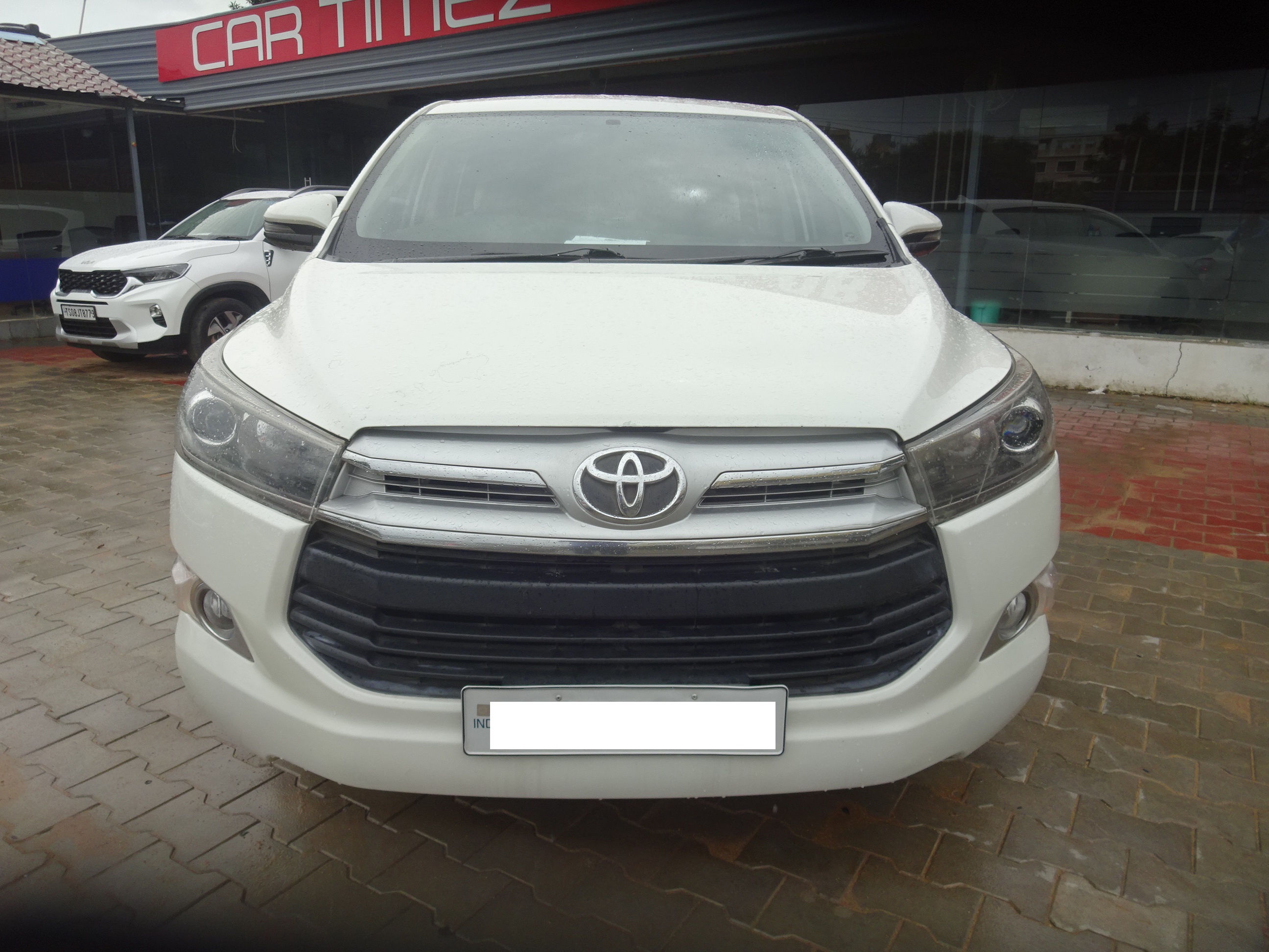 Innova Crysta Touring Sportz 7STR