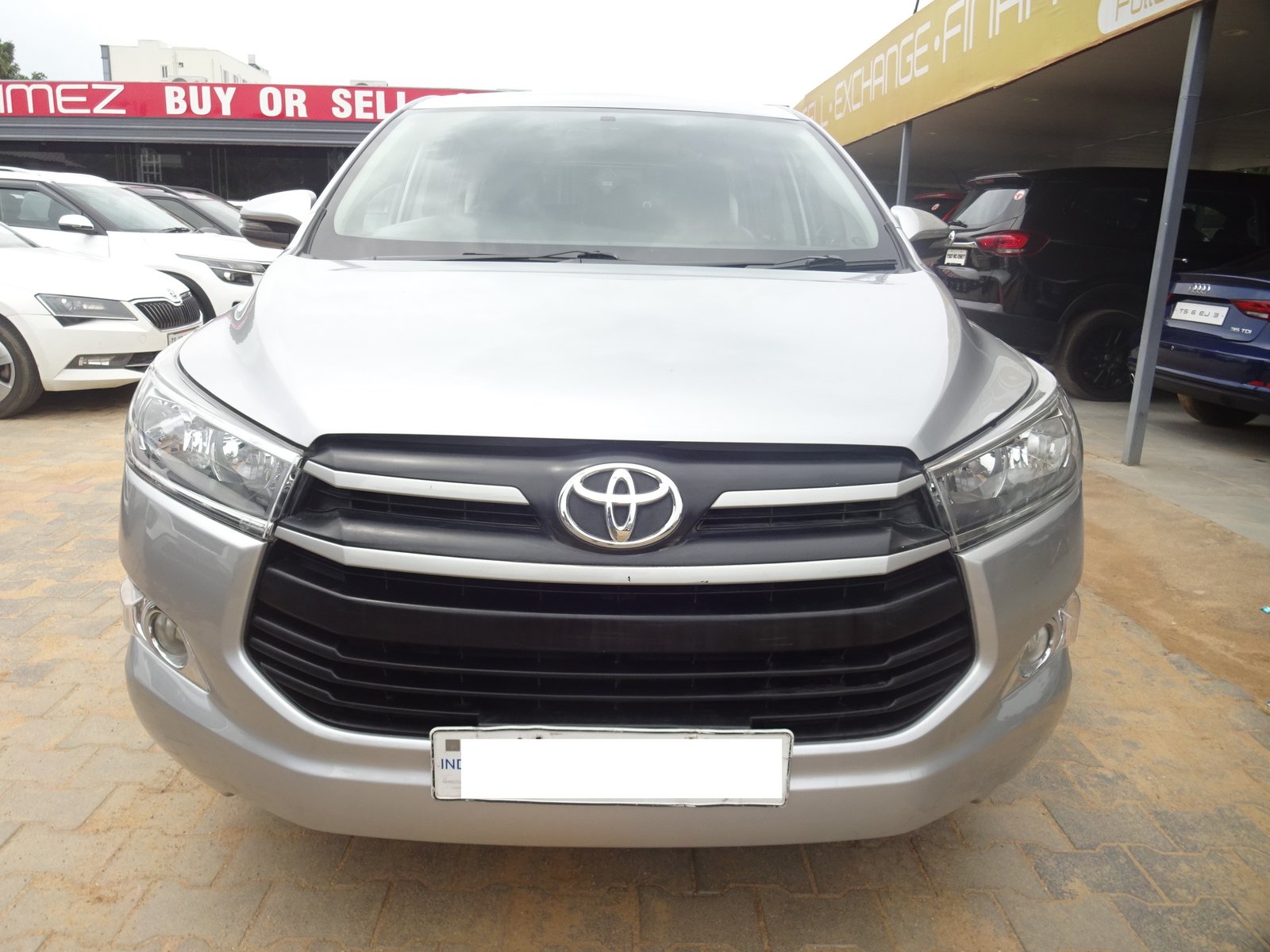 Toyota Innova Crysta 2.8 G 8STR